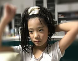髪をまとめるL3.jpg